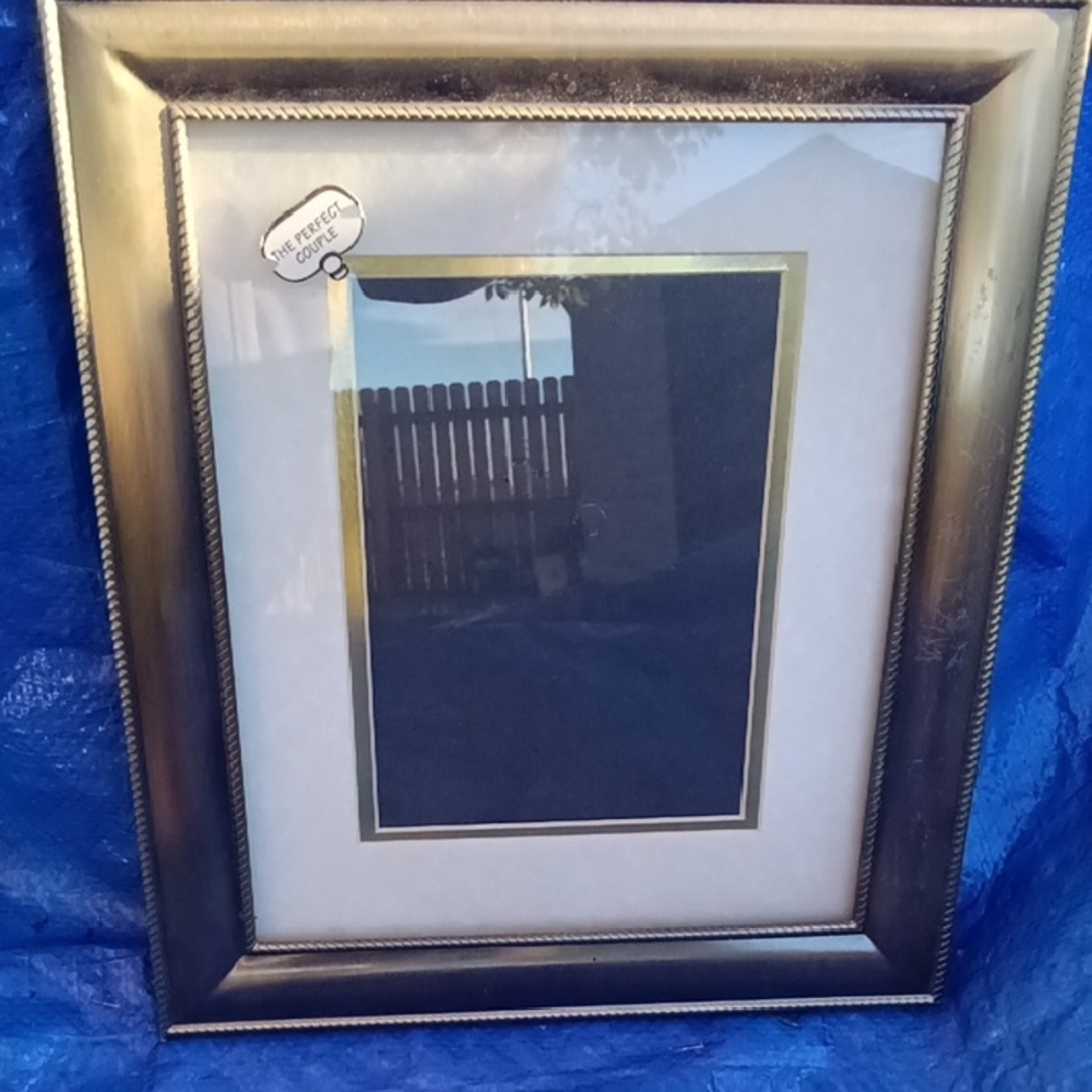 Elegant Gold Picture Frame